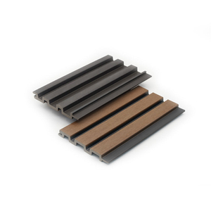 Deck composto de plástico de madeira de saída de fábrica retardador de fogo à prova d'água antiderrapante WPC para piscina de parque de jardim